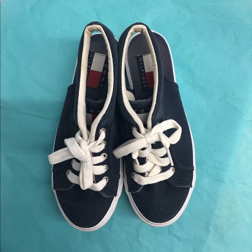 Tommy Hilfiger vintage sneakers SIZE 6.5
